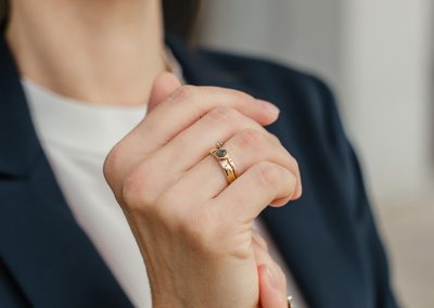 Ringen set met labradoriet en diamant.