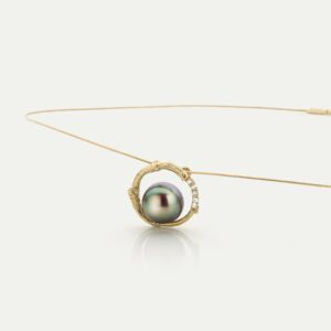 Geelgouden collier met diamanten en parel