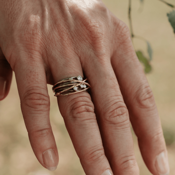 Entwined Love, gouden wikkelring met diamant - Afbeelding 4