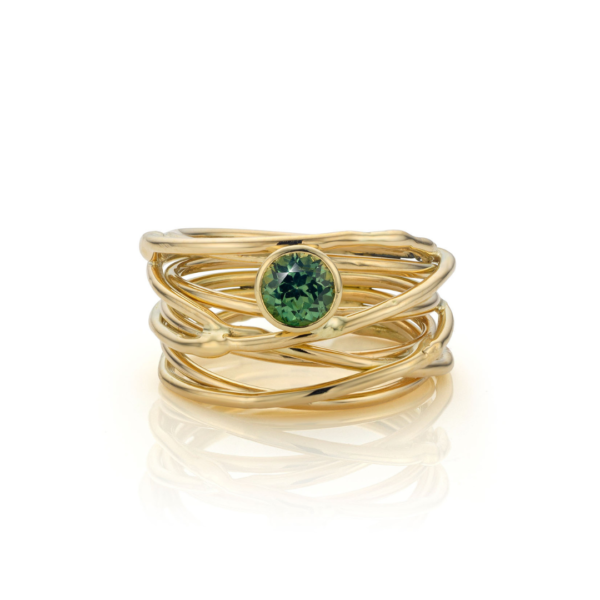 Entwined Love, wikkelring met een schitterende saffier