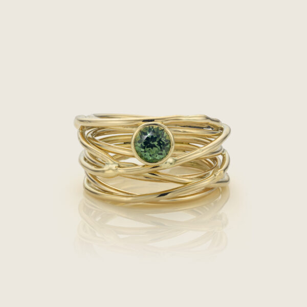 Entwined Love, wikkelring met een schitterende saffier